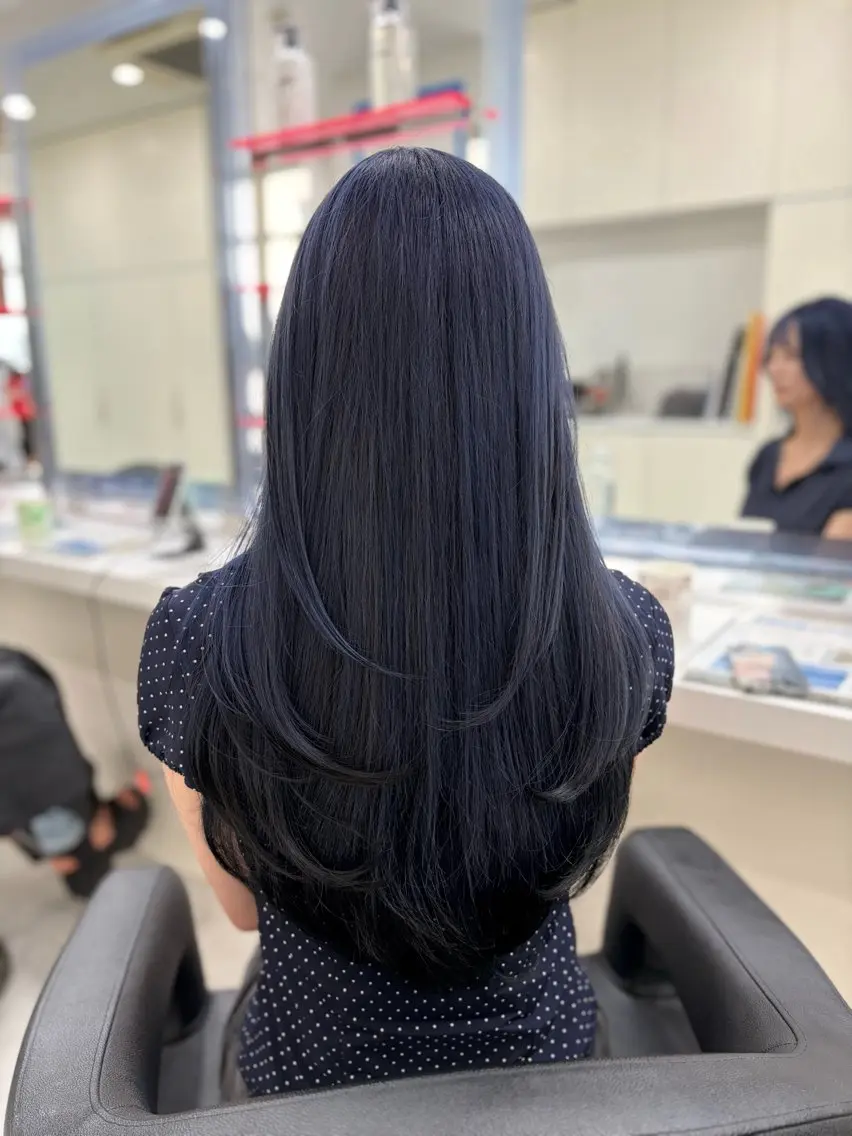カラー ヘアカラー トリートメント 青髪/韓国レイヤー 🤍Houtoのヘアスタイル