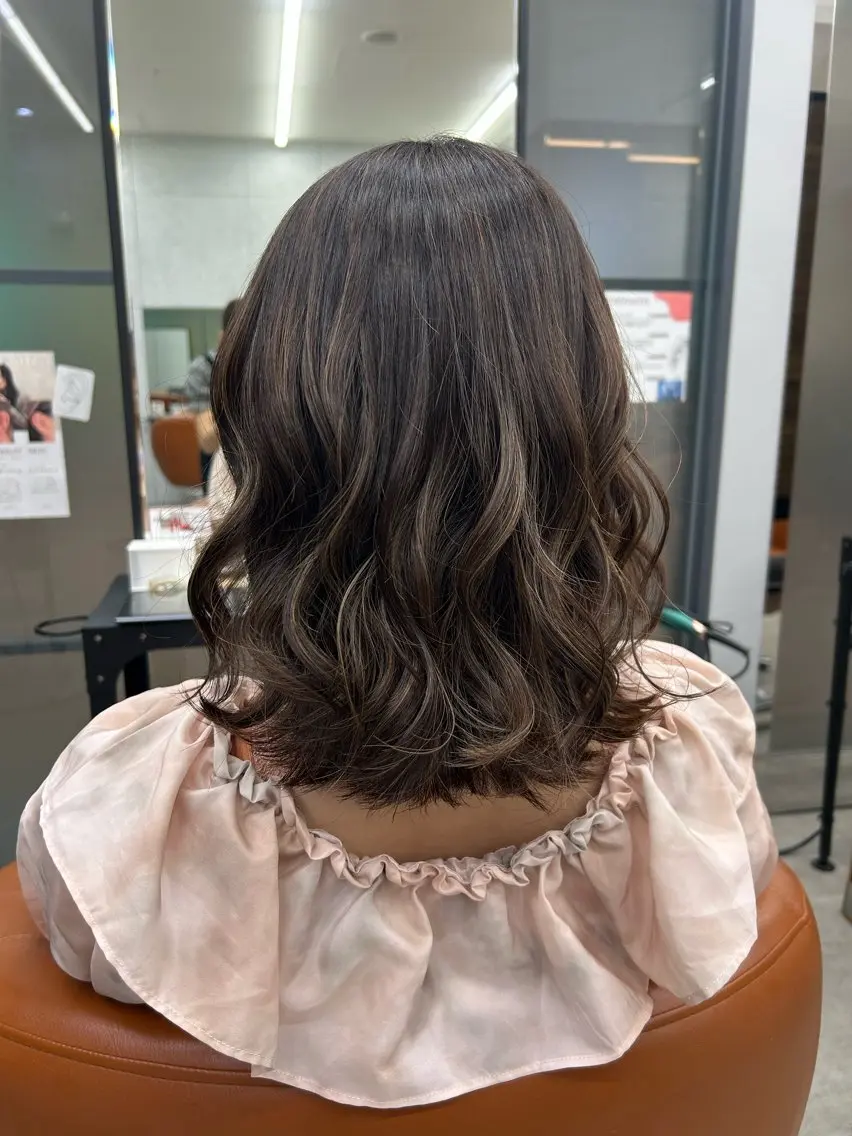 ミディアム ハイライト ツヤカラー🧸💫 のりかのヘアスタイル