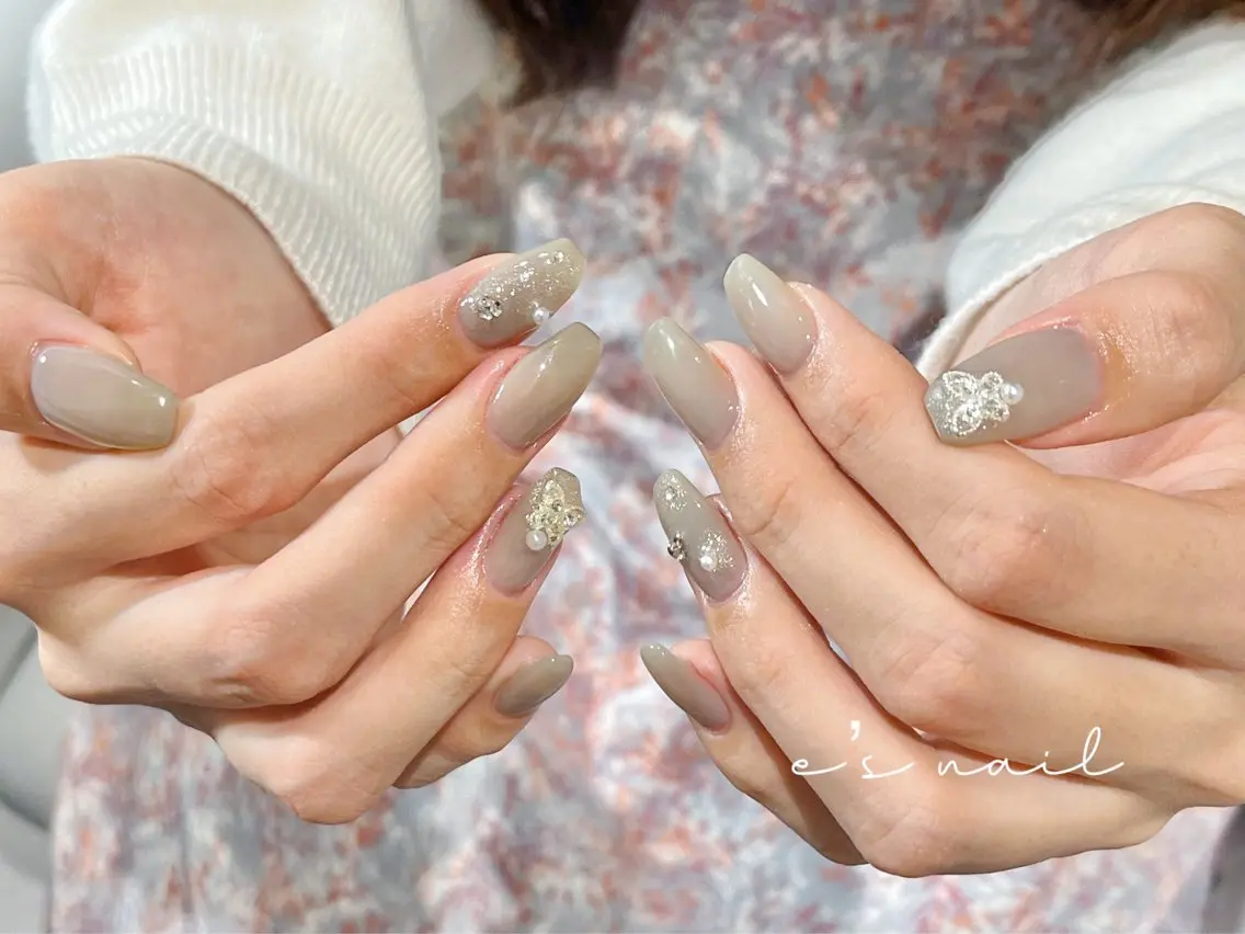 ネイル ハンドネイル ハンドケア e’s nail Lumièreのネイルデザイン