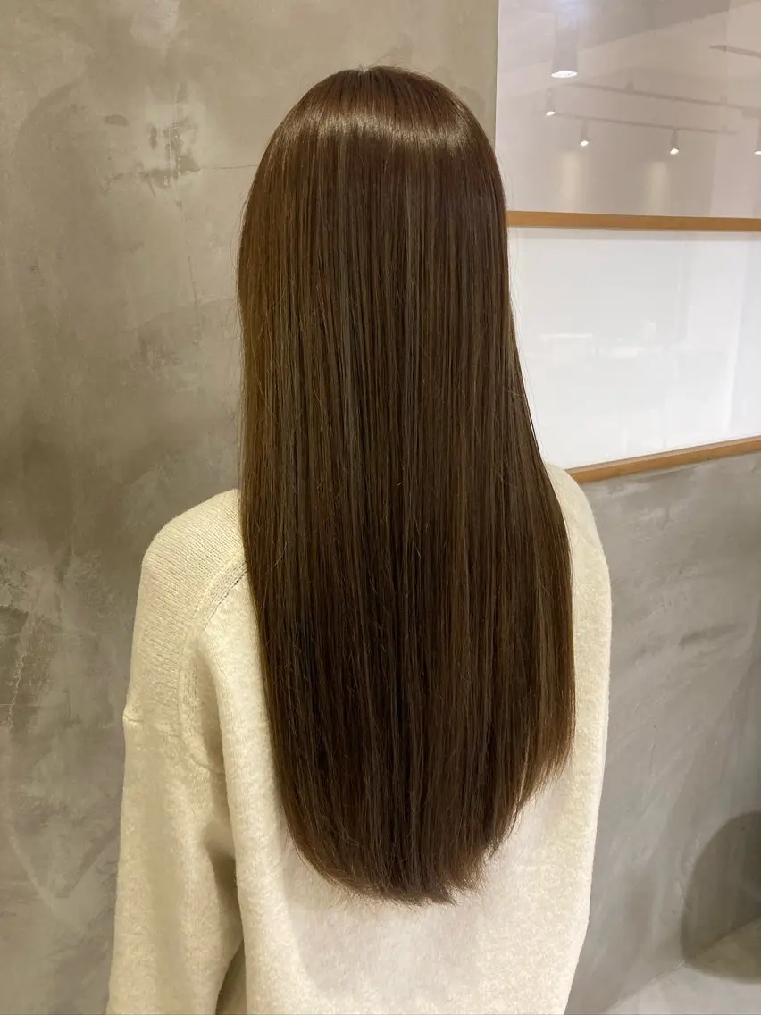 ロング カラー ベージュカラー 伊藤 裕太郎のヘアスタイル