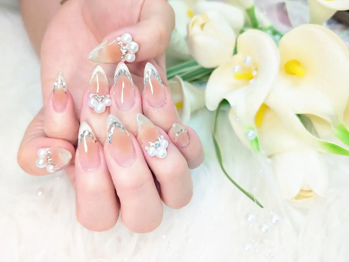 ネイル 長さ出し ジェルネイル キラキラネイル ラメ(グリッター) ニュアンスネイル Chouette Nailのネイルデザイン