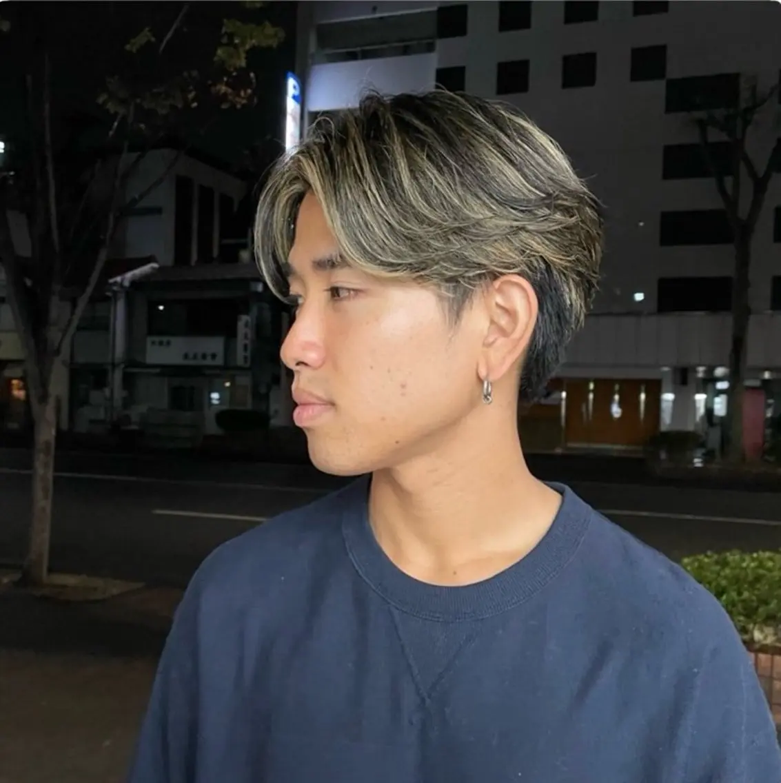 ミディアム カラー ヘアアレンジ メンズ メンズハイライト 透明感カラー ハイライトカラー ハイライト 飯田 晟恭/暖色系 カラー/ハイトーンのヘアスタイル