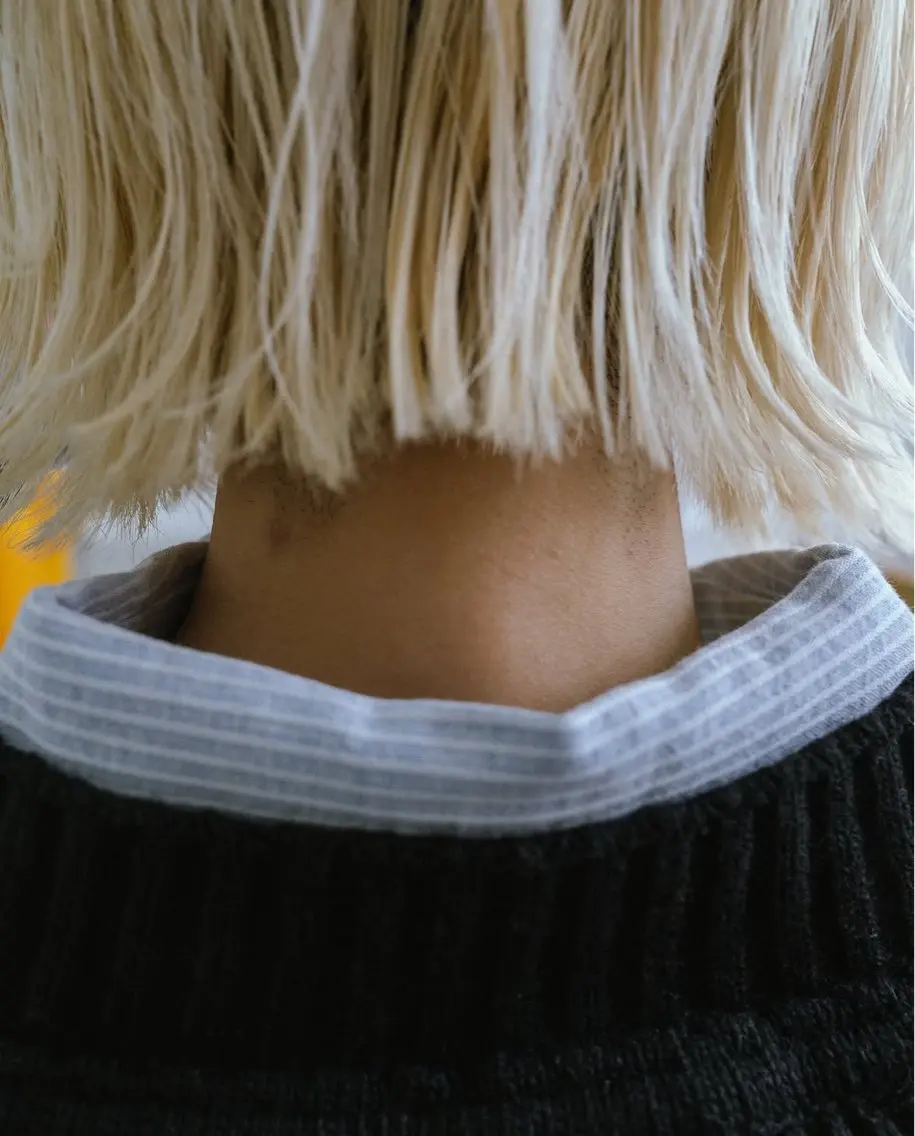ショート カラー 胡子 凜のヘアスタイル