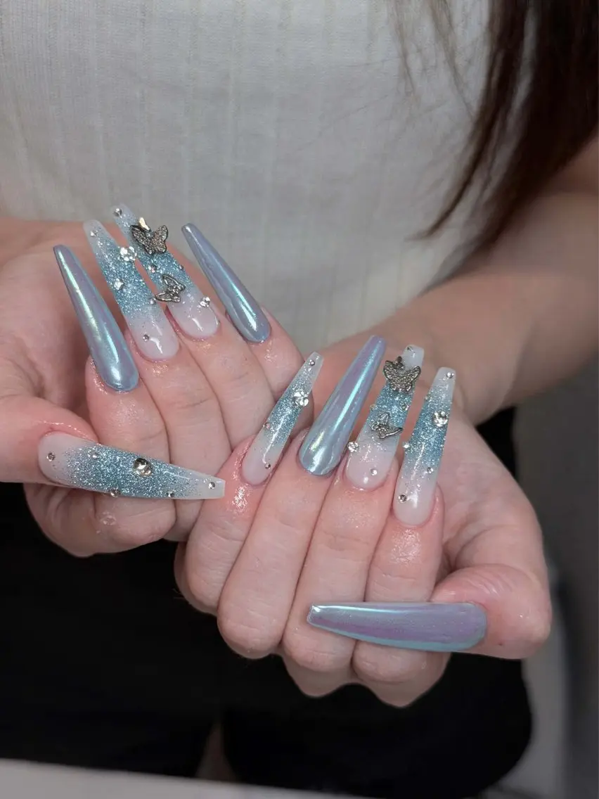 ネイル チークネイル ドット フレンチネイル グラデーション ハート ハンドネイル Julli NailStudioのネイルデザイン