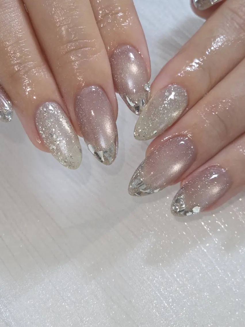 ネイル フラッシュネイル フラッシュマグ フレンチネイル ガラスフレンチ Lady Nail Kiyokaのネイルデザイン