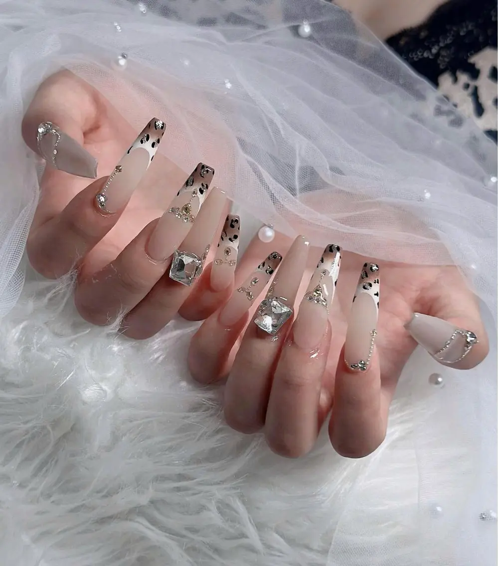 ネイル フレンチネイル ジェルネイル ハロウィン 韓国ネイル マグネットネイル ハンドネイル Hbaby nailのネイルデザイン