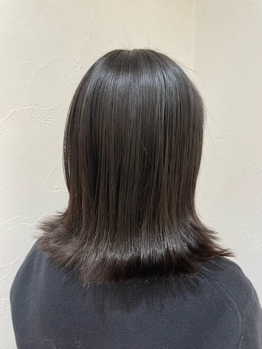 セミロング 外ハネヘア 渡邊花奈 韓国ヘアのヘアスタイル