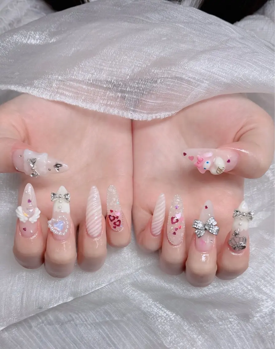 ネイル フレンチネイル ジェルネイル ハロウィン キラキラネイル 韓国ネイル H.baby Nail Salonのネイルデザイン