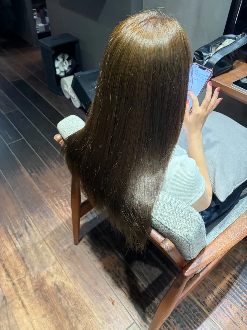 ロング カラー 髙橋 紗奈のヘアスタイル