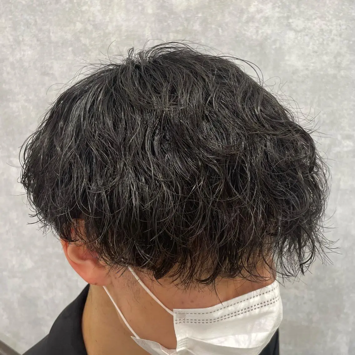 ショート パーマ メンズ メンズパーマ 波巻きパーマ 港南台短髪特化 フェザーパーマのヘアスタイル