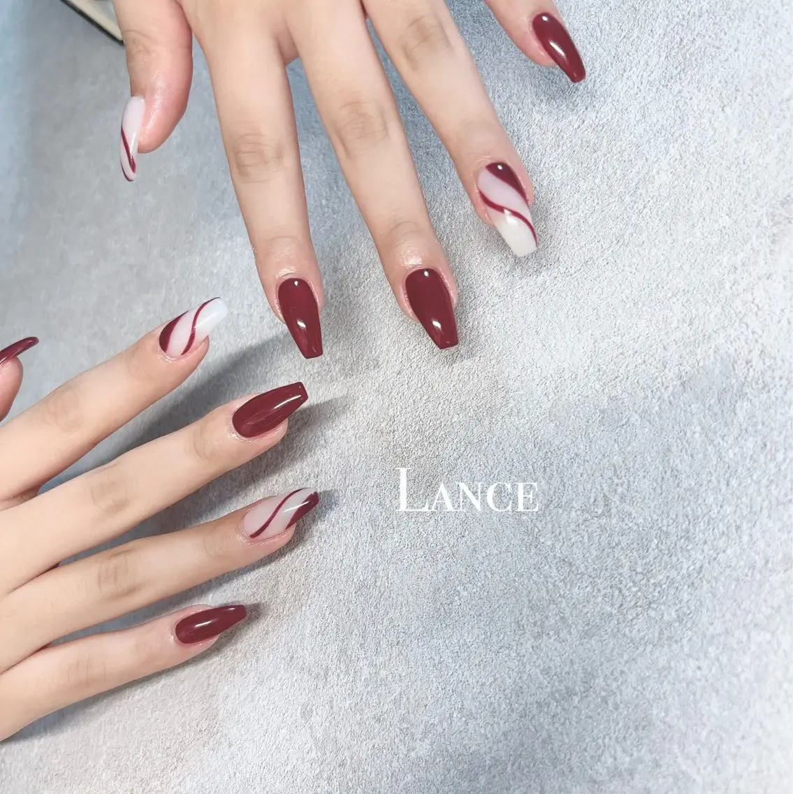 ネイル オーロラネイル フレンチネイル キラキラネイル 韓国ネイル ワンカラーネイル ハンドネイル Lance nailのネイルデザイン