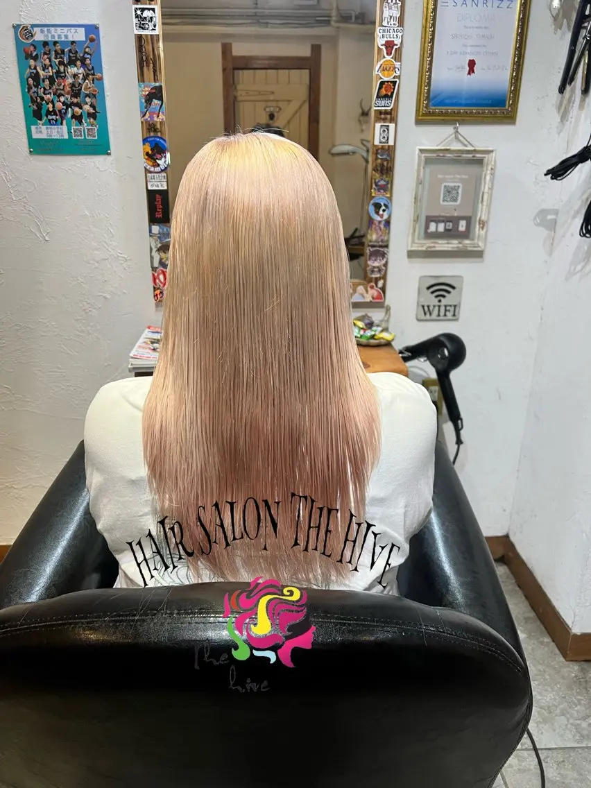 ロング カラー ピンクカラー カット ヘアカラー Hair salon The  hiveのヘアスタイル