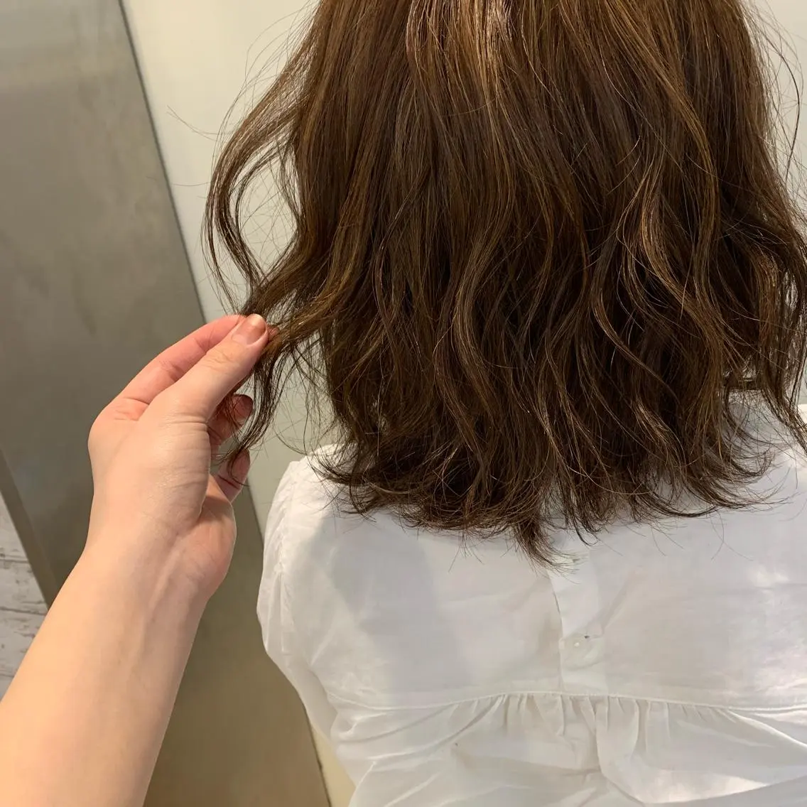 カラー ベージュカラー ハイライトカラー 天野 利咲のヘアスタイル