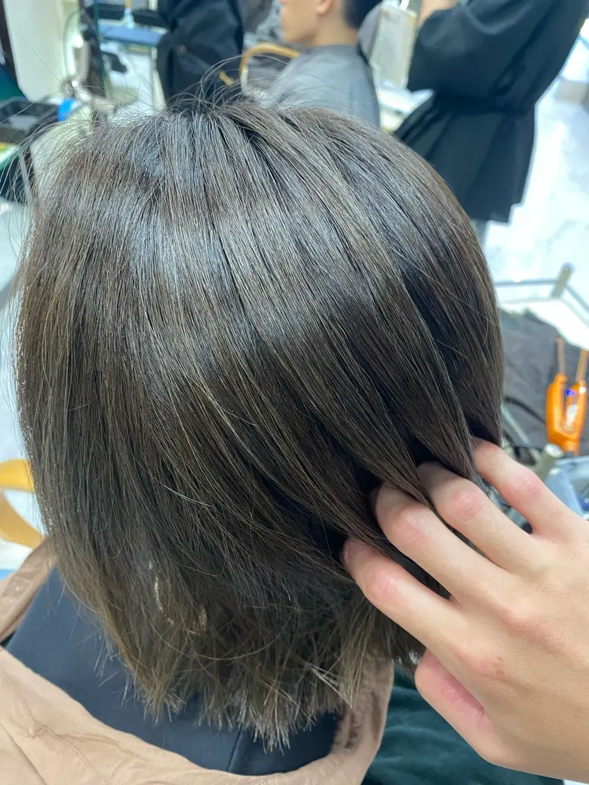ミディアム カラー ヘアアレンジ 切りっぱなしボブ ブリーチ デザインカラー ダブルカラー ハイライトカラー カット ヘアカラー トリートメント ヘッドスパ ヘアセット 目黒 碧人のヘアスタイル