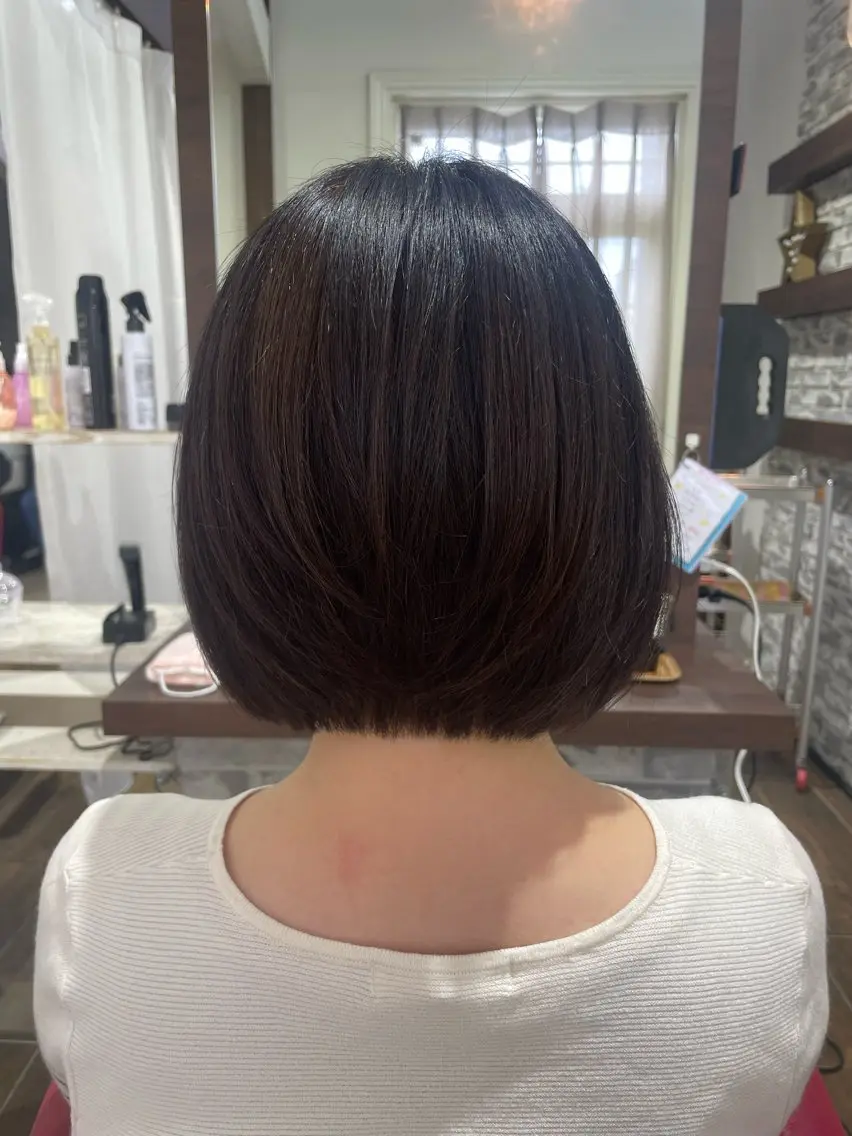 ミディアム 兼松 美香のヘアスタイル