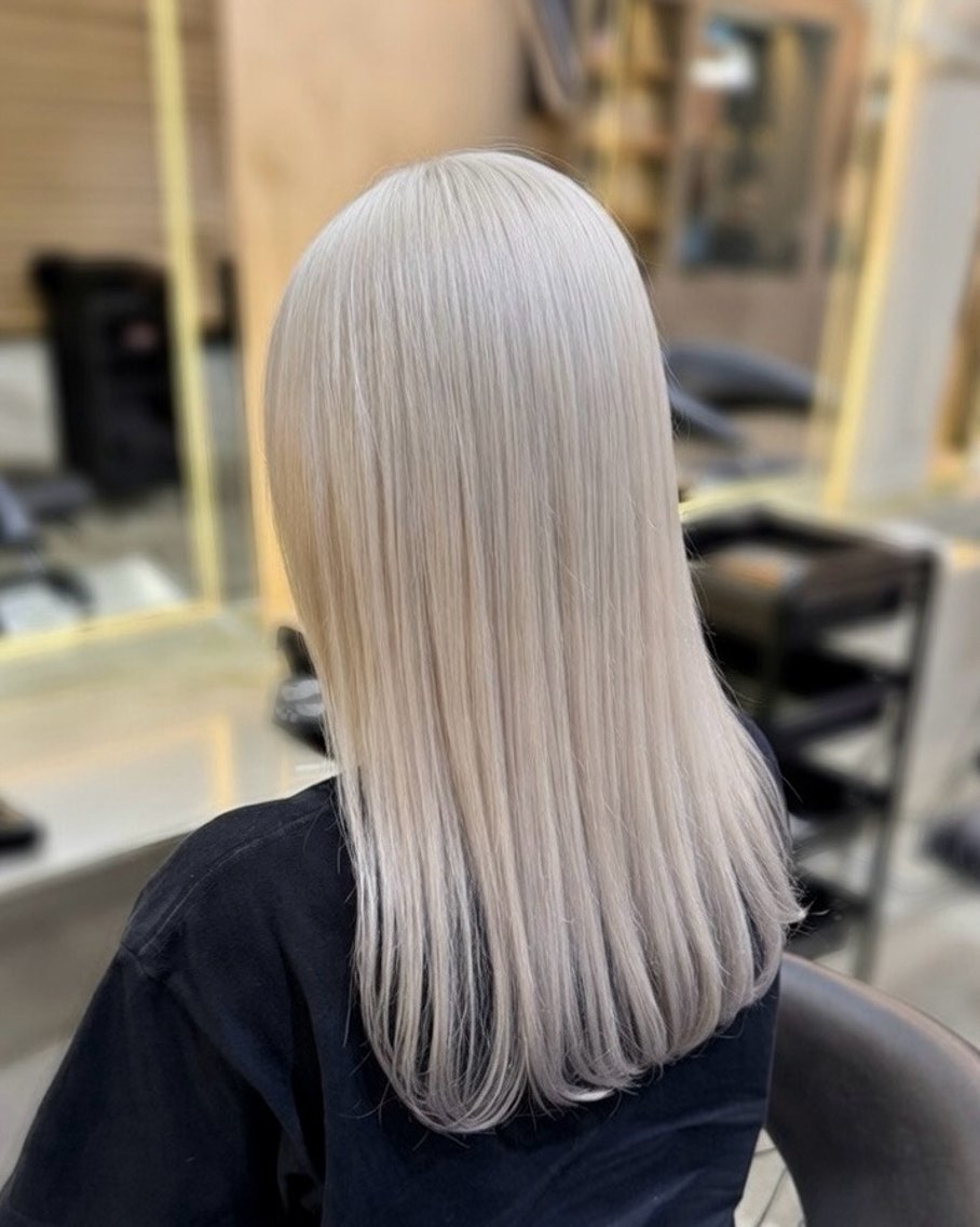 ロング カラー カット ヘアカラー トリートメント ミルクティーベージュ 透明感カラー垣尾颯大のヘアスタイル