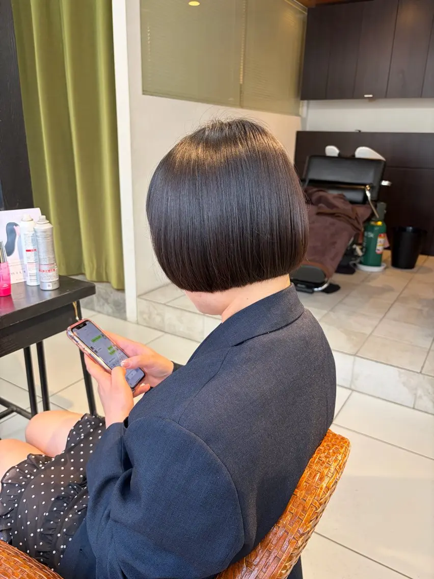ショート ヘアアレンジ 切りっぱなしボブ ボブ 🎧ayaka/ボブ /透明感カラー🩵のヘアスタイル