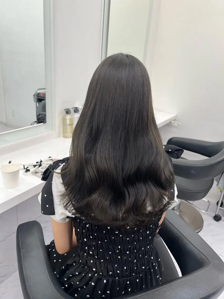 ロング ヘアカラー トリートメント ヘッドスパ ヘアセット 寒色/ベージュヘア ブリーチありMiOのヘアスタイル