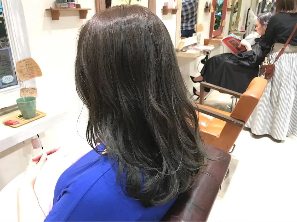 セミロング カラー ブルーカラー ブルージュ グラデーションカラー メンズ指名多数!! 田島史也のヘアスタイル