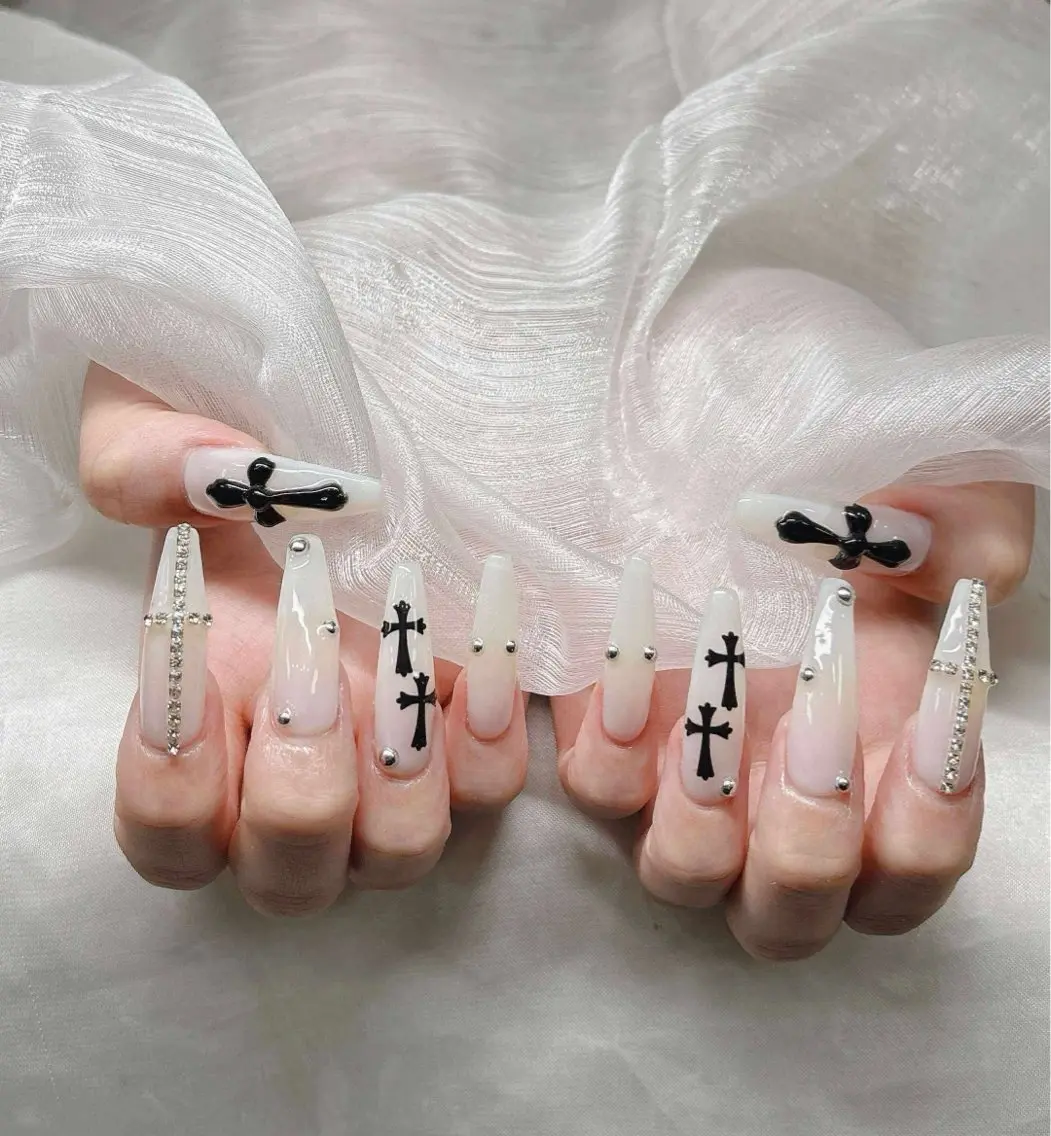 ネイル 長さ出し グラデーション 卒業式 キラキラネイル マグネットネイル ハンドネイル Lee Nailsのネイルデザイン