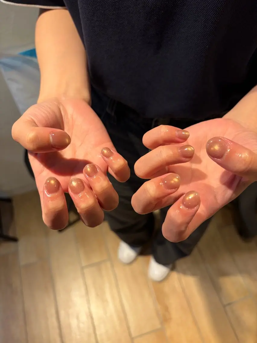 ネイル ハンドネイル 𝗶𝗿𝗼𝗵𝗮 ໒꒱ 𓏸*˚のネイルデザイン
