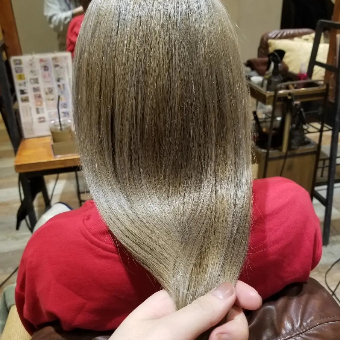 カラー ロング アクアカラー ハイトーンカラー トリートメント シールエクステ♦️ レイヤー♦️福田晃大のヘアスタイル