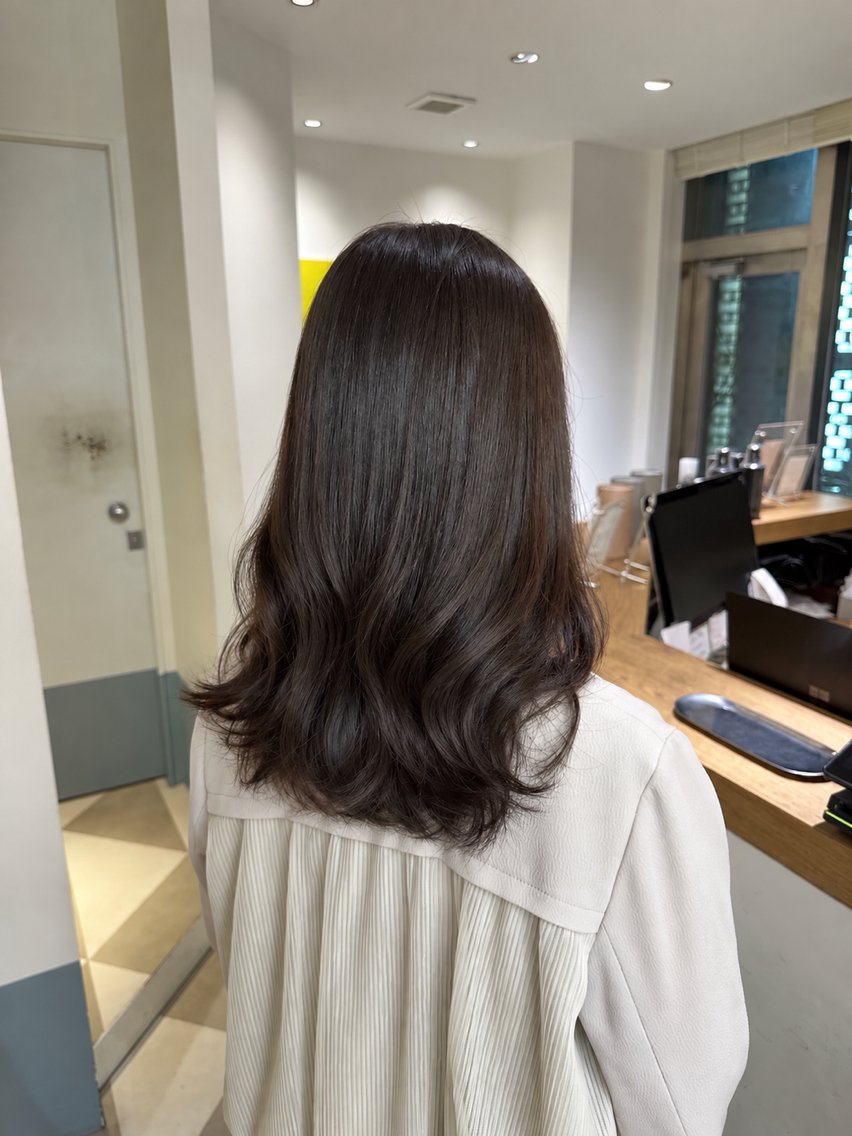 セミロング カラー カット ヘアカラー トリートメント ヤスマルユイカ 髪質改善/透明カラーのヘアスタイル
