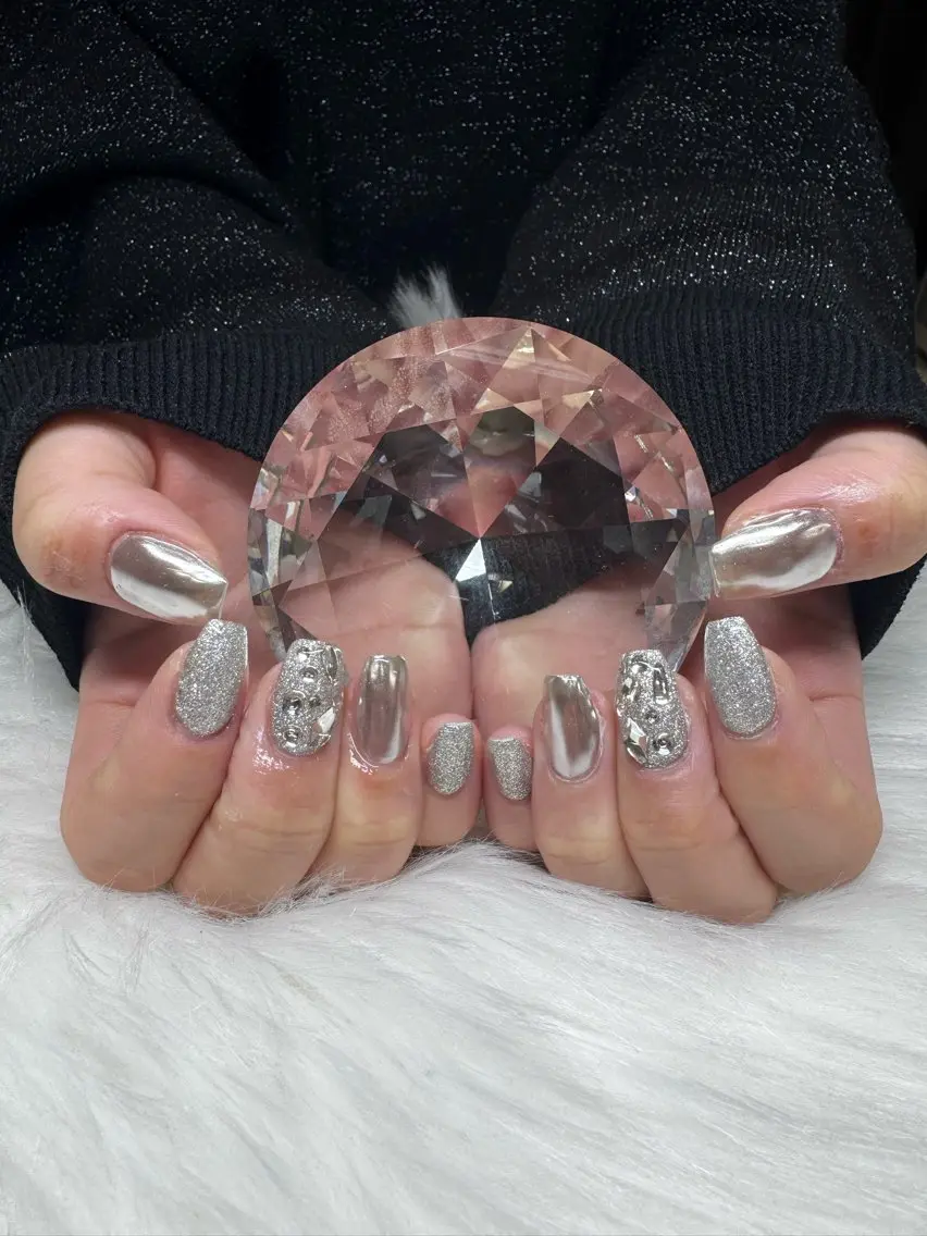 ネイル シルバー ハンドネイル AOI💅🏾 LUCAS 千葉のネイルデザイン