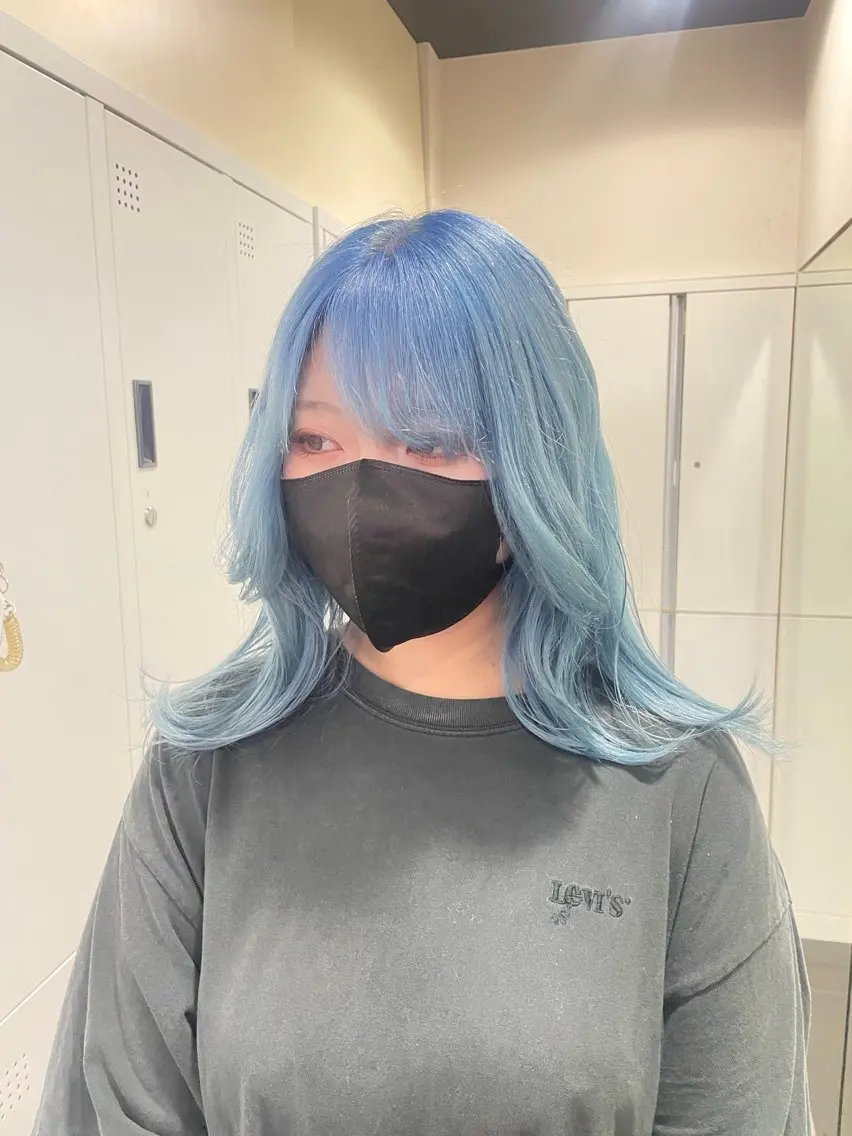 セミロング カラー ハイトーン/レイヤー 似合わせ・ユキノのヘアスタイル