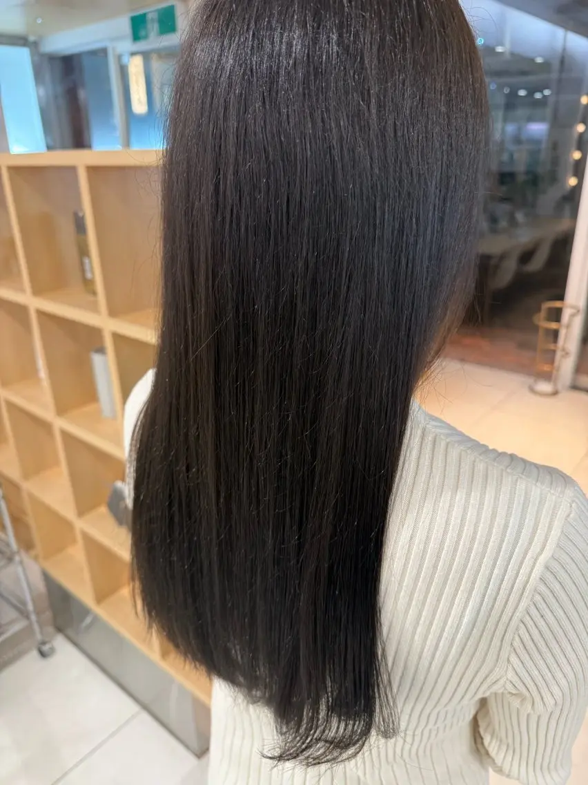 ロング カラー ブラウンカラー オリーブブラウン カット ヘアカラー ツチダ ヒナのヘアスタイル