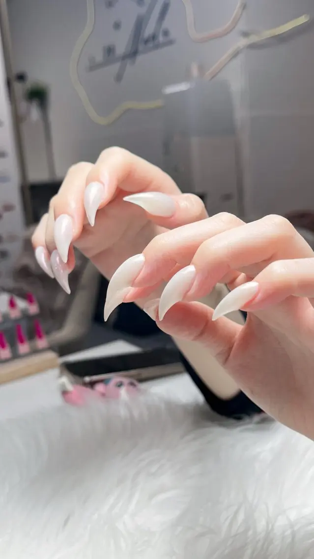 ネイル 長さ出し 韓国ネイル ロングネイル ネイルチップ ワンホンネイル ハンドネイル リナ ⭐️のネイルデザイン