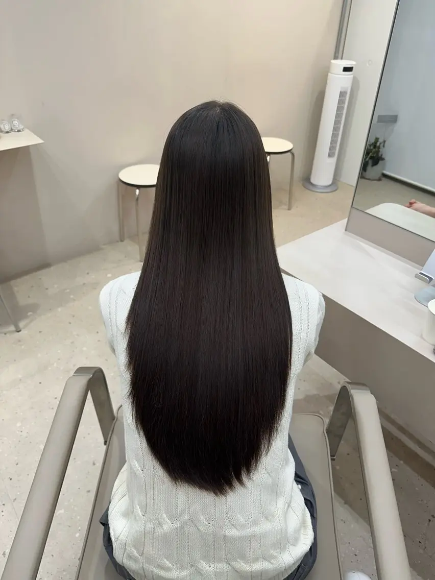 HINA カラー縮毛矯正⋆.✩のヘアスタイル