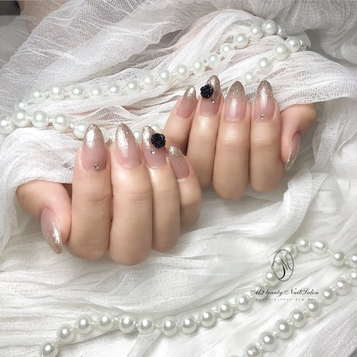 アイブロウ 眉カラー ハンドネイル M2 beauty Nankaのネイルデザイン