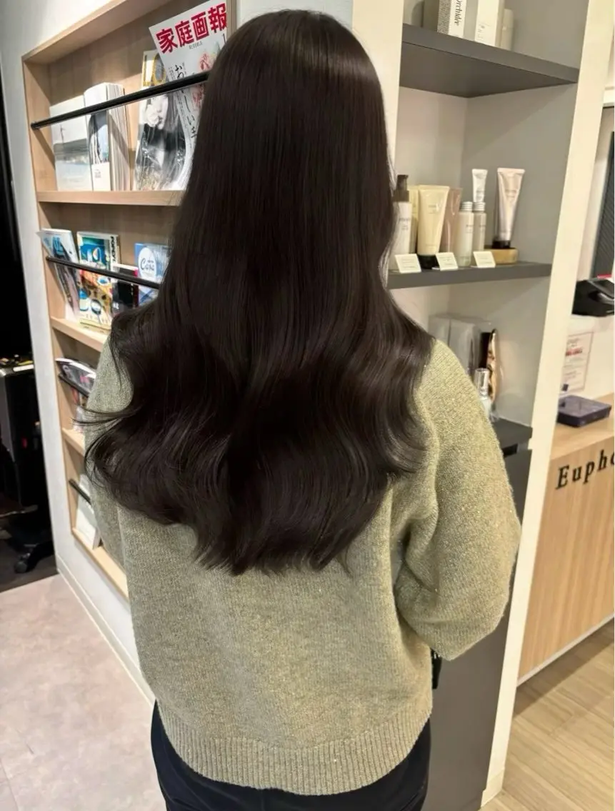 セミロング 髪質改善 カット ヘアカラー トリートメント モテ髪‎🫧赤み消し カラー表参道きょうこのヘアスタイル
