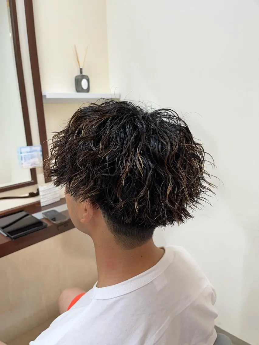 ショート パーマ メンズ マッシュ メンズパーマ ツイストスパイラルパーマ 刈り上げ スパイラルパーマ 🧊メンズ特化🧊 高木航希のヘアスタイル