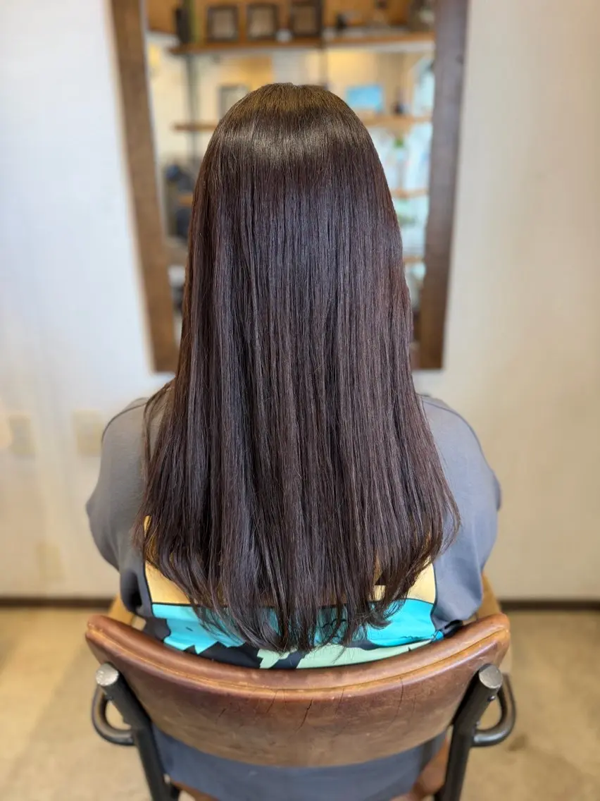 ロング カット ヘアカラー YUKI .のヘアスタイル