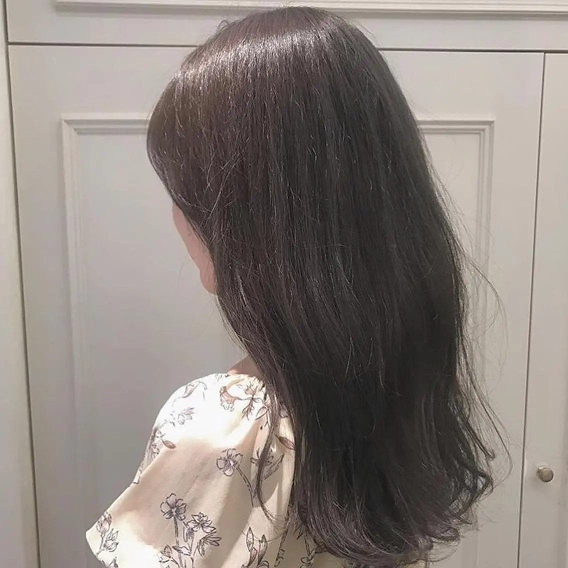セミロング ヘアカラー 大久保 愛のヘアスタイル