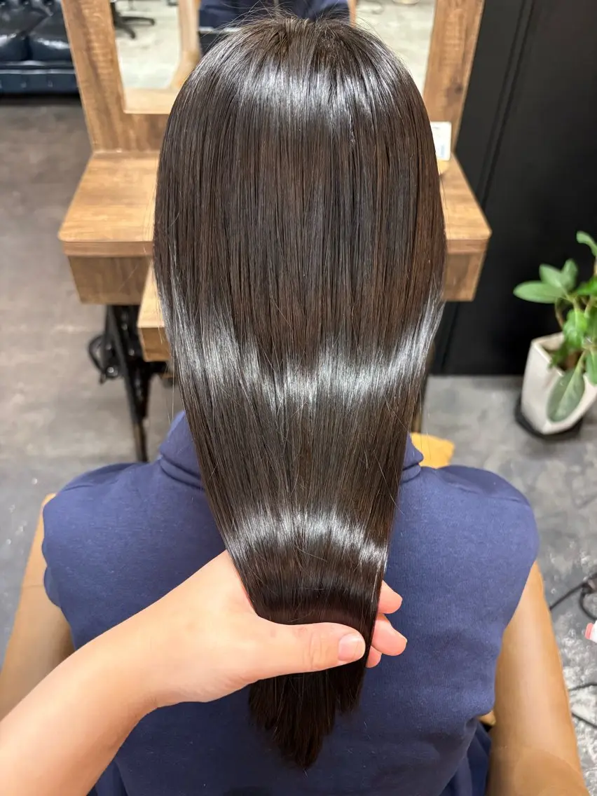ロング パーマ 縮毛矯正 🫧透明感カラー 槇野🫧のヘアスタイル