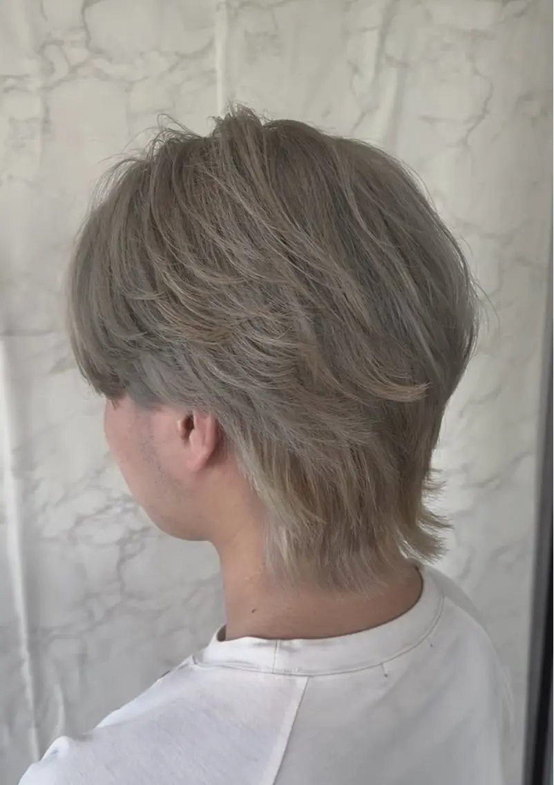 ミディアム カラー ブリーチ ブロンド ホワイトブロンド 福本 ルミのヘアスタイル