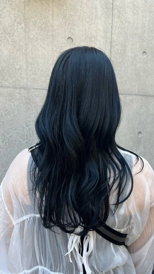 ロング カラー 黒髪 ブルーカラー ブルーブラック 菅野 紗弥のヘアスタイル