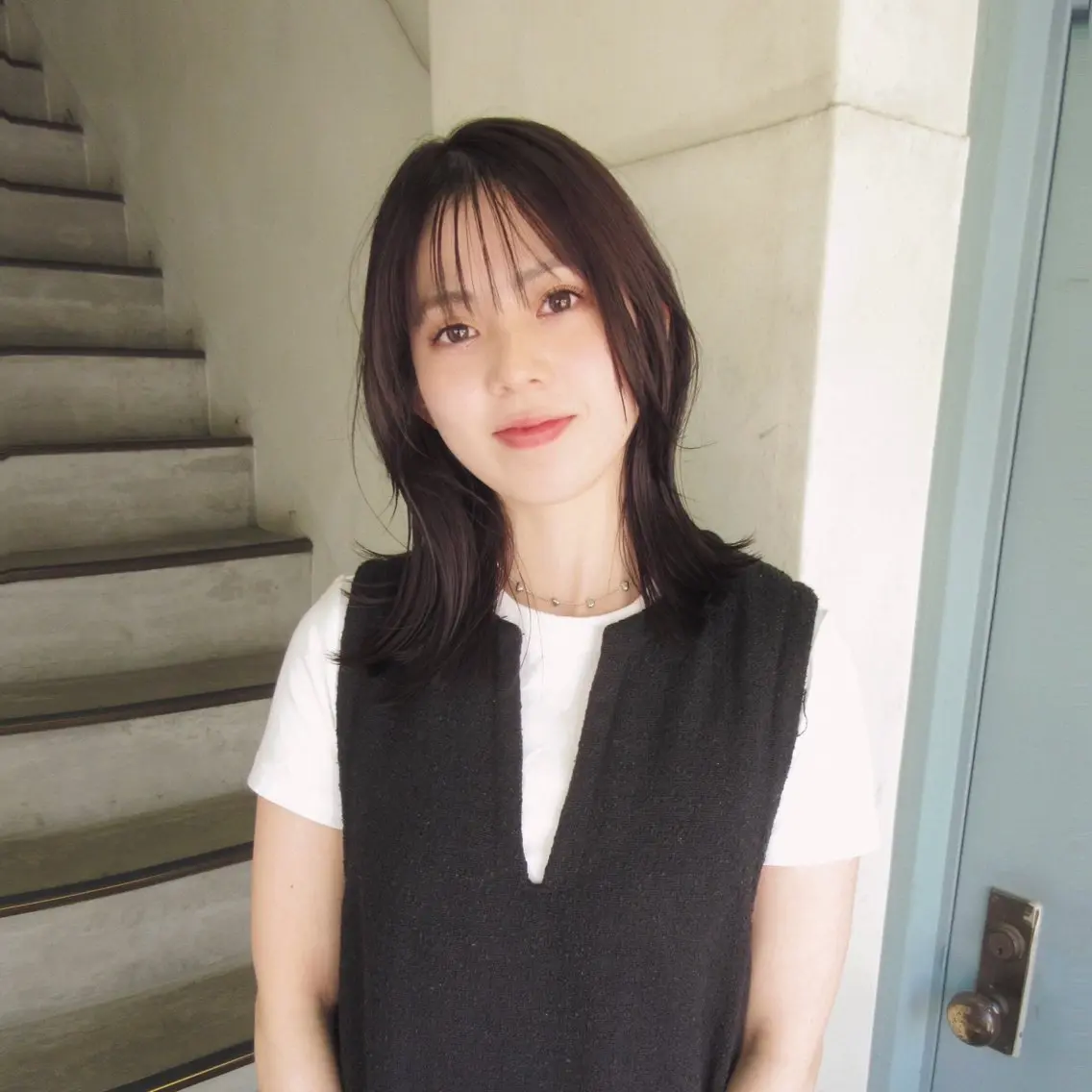 ミディアム カラー 透明感カラー グレージュ 顔まわりレイヤー 顔周りカット 韓国風ヘア スギヤマ ショウゴのヘアスタイル