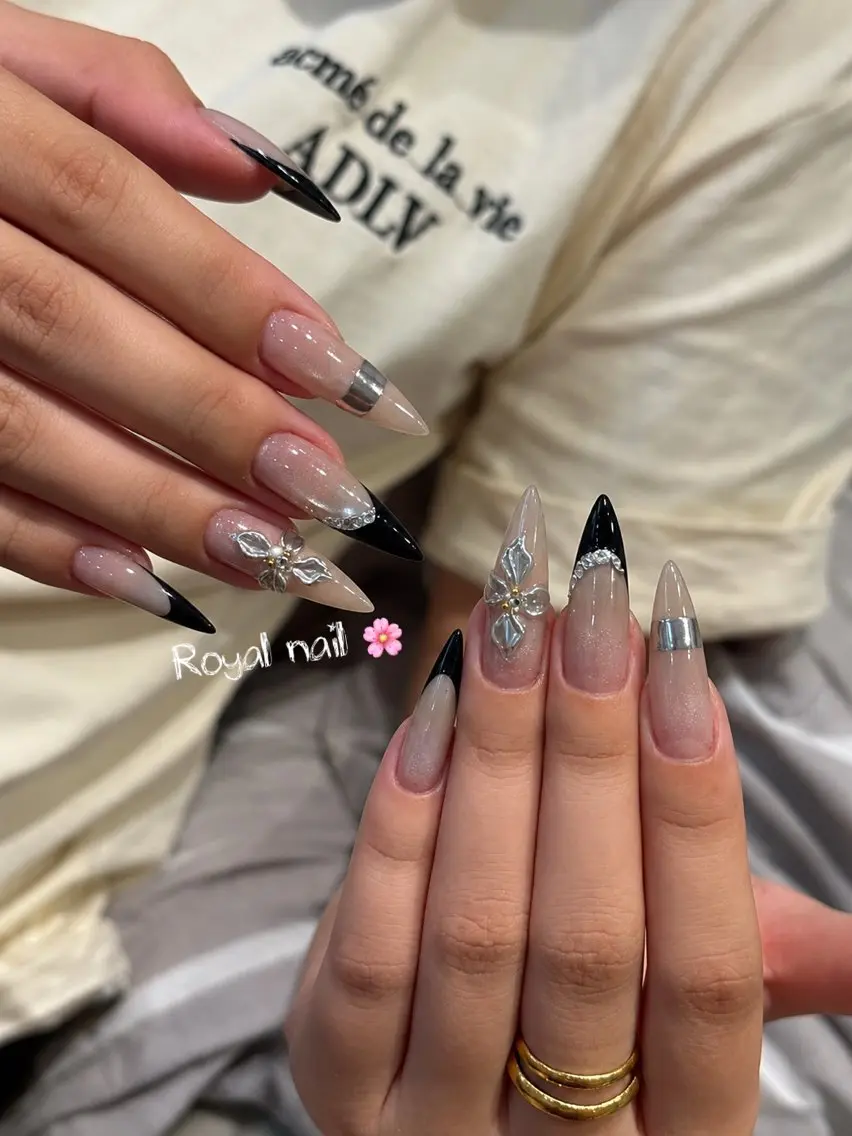 ネイル フレンチネイル ジェルネイル 韓国ネイル マグネットネイル 持ち込み ハンドネイル Royal Nailのネイルデザイン