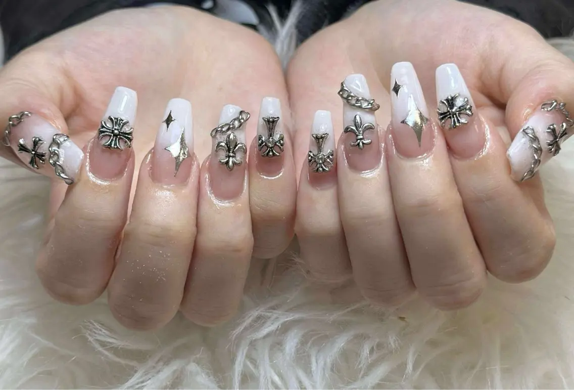 ネイル チークネイル 長さ出し フットネイル マグネットネイル 持ち込み ハンドネイル ANH NAIL ゴテゴテ専門店💎のネイルデザイン