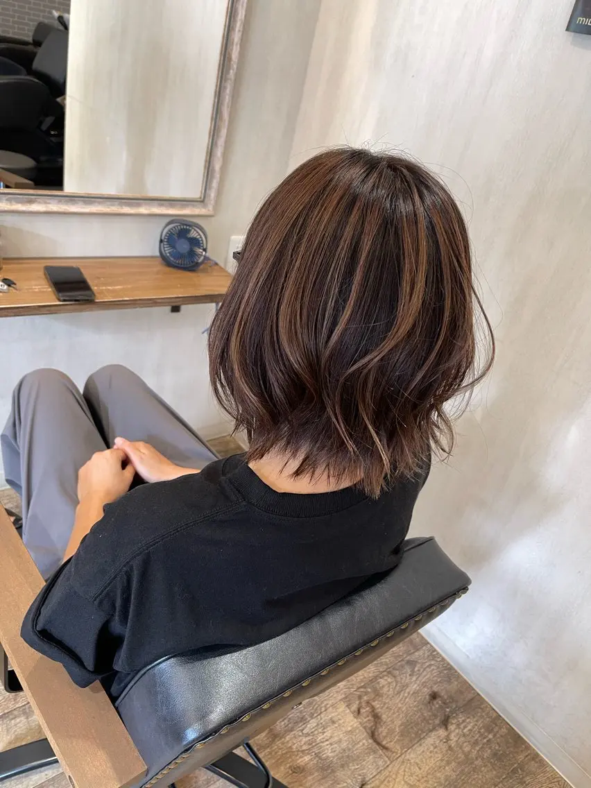 ミディアム カラー ハイライトカラー ハイライト カット ヘアカラー トリートメント marou 新柏のヘアスタイル