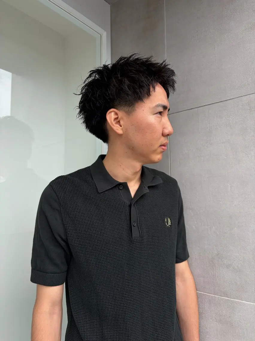 パーマ メンズ アップバング フェードカット フェザーパーマ メンズパーマ 学生(メンズ向け) カット パーマ スパイキーショート/ ピンパーマ特化のヘアスタイル