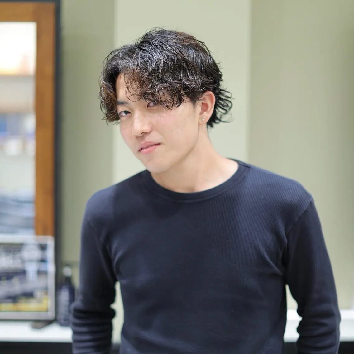 セミロング パーマ メンズ センターパート メンズパーマ セミロングパーマ 顔周りカット カット パーマ メンズカット✂️/ パーマ🪢/金敷幸作のヘアスタイル