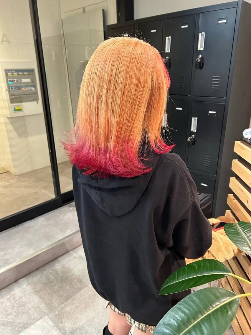 ミディアム カラー ブリーチ ヘアカラー トリートメント ウルフカット レイヤーカット上柿のヘアスタイル
