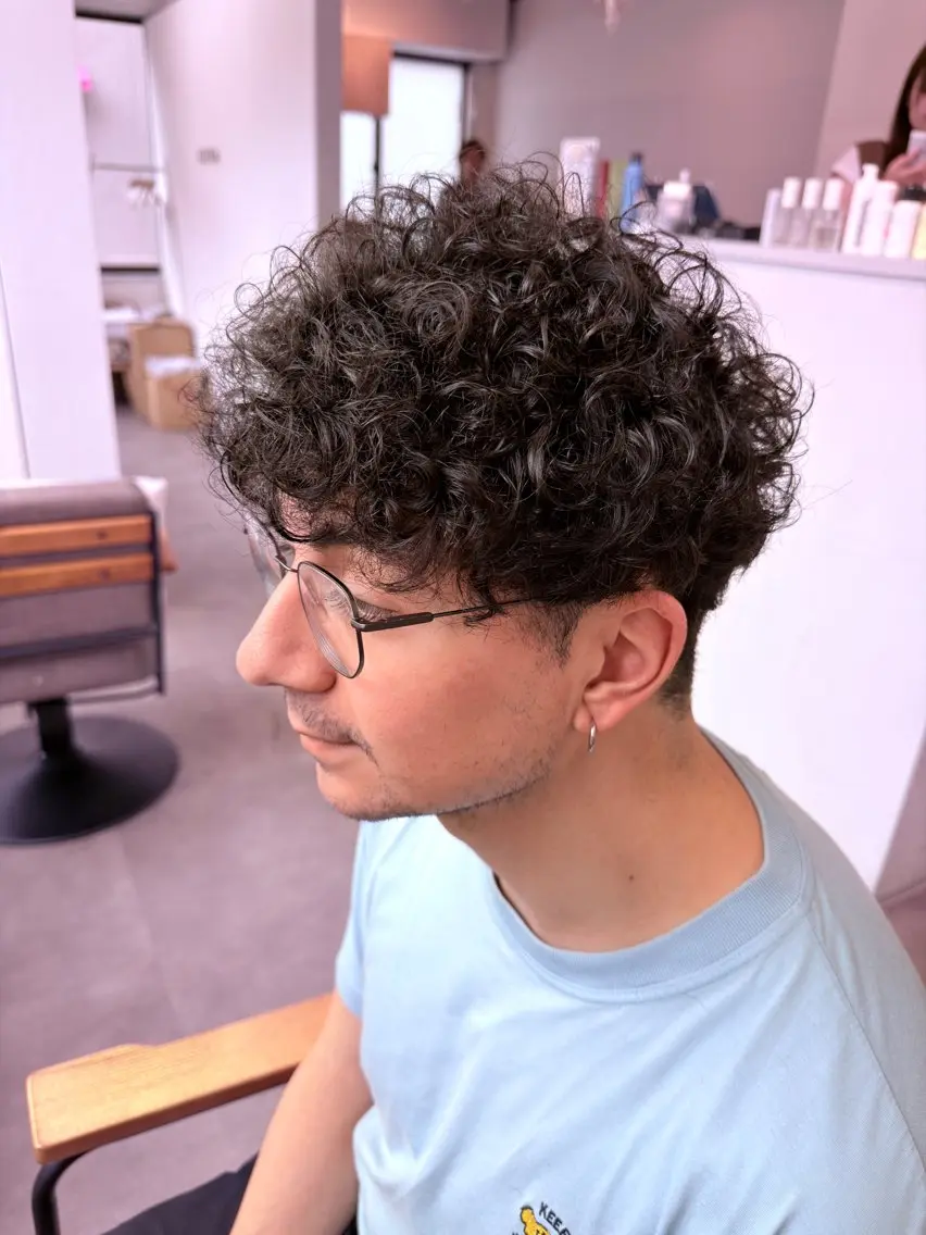 ショート メンズ メンズパーマ プードルパーマ プードルパーマ カット パーマ KOTKA 大山和希のヘアスタイル