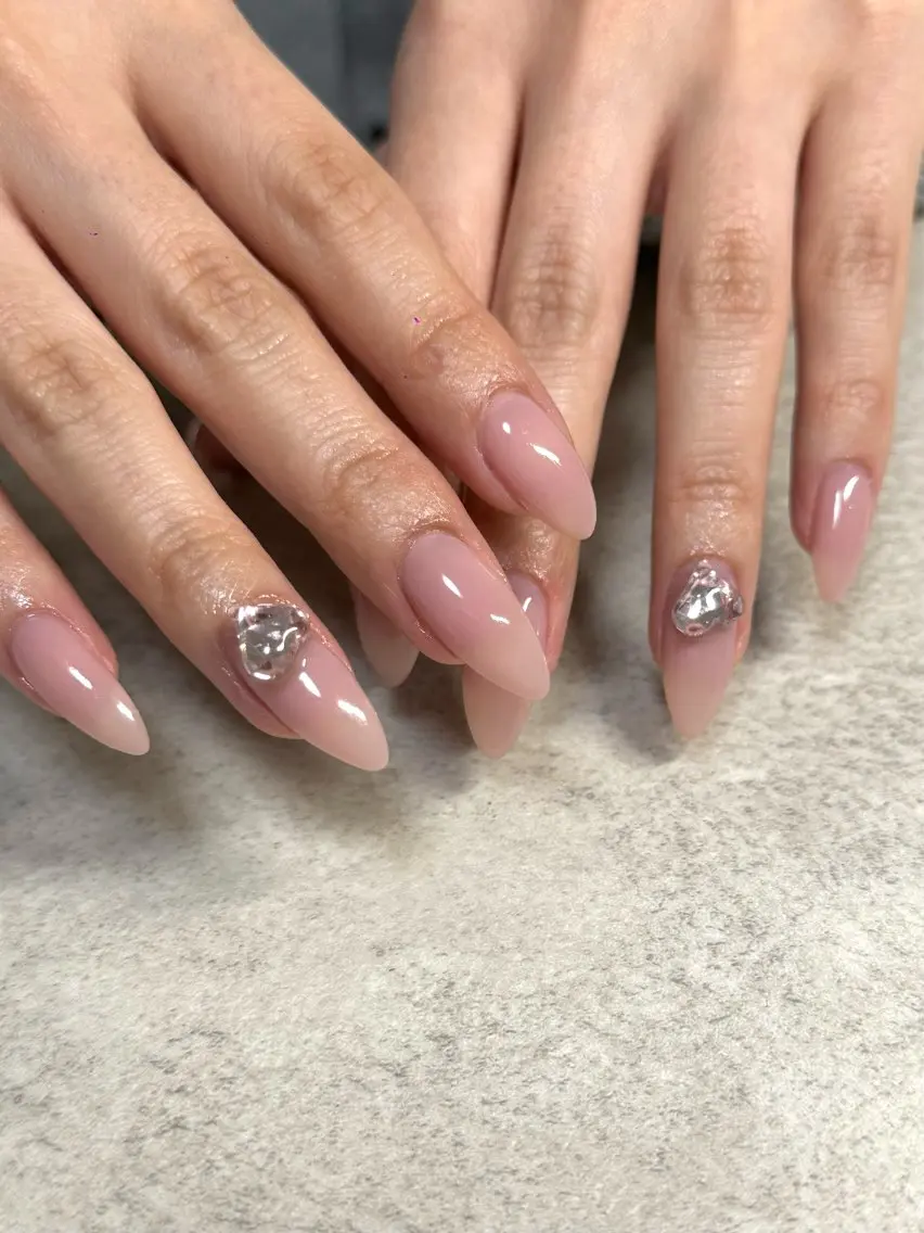 ネイル ハンドネイル ネイルルーム チャームのネイルデザイン