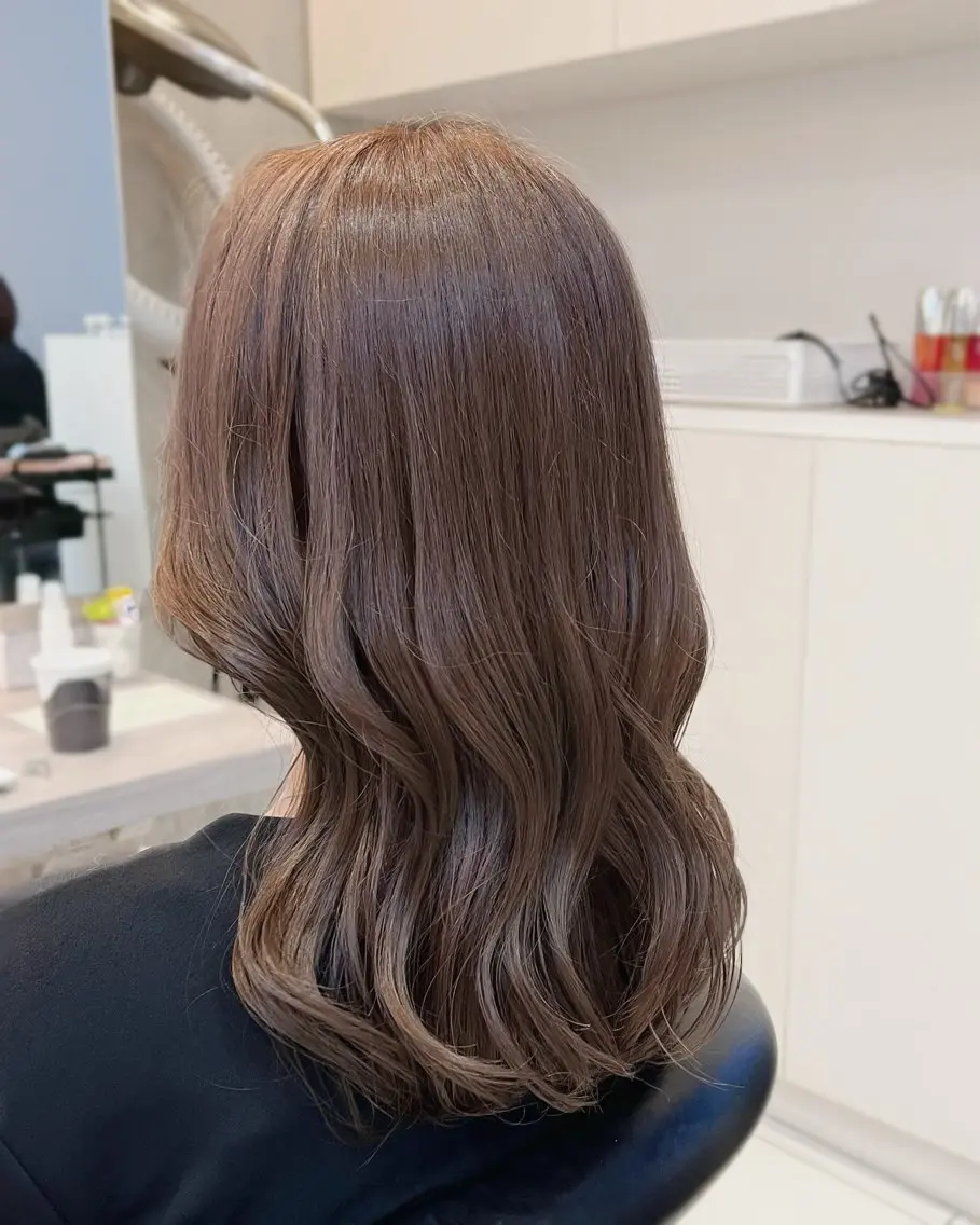 ミディアム カラー カット ヘアカラー トリートメント 透明感カラー/ くびれヘア/館岡俊平のヘアスタイル